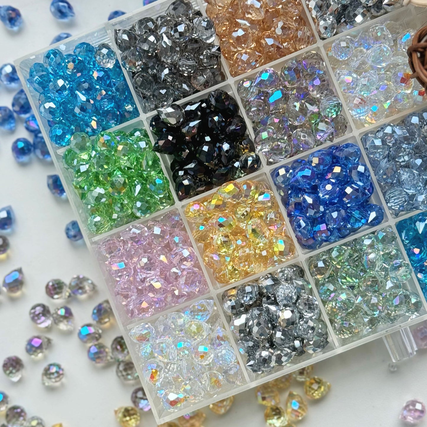 LuckBag 01-MIX Crystal beads/ Cat's eye beads/Glass beads/Irregular bead